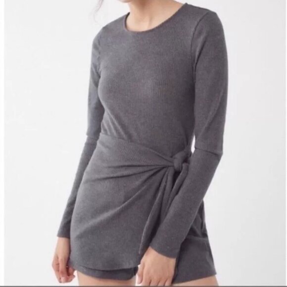 Urban Outfitters Wrap Front Long Sleeve Romper Size M Gray Ribbed Knit - Picture 1 of 14